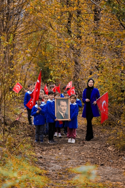 BAŞKAN GÜLER’DEN ÖĞRENCİLERE JEST