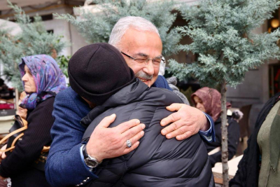 BAŞKAN GÜLER’E SEVGİ SELİ