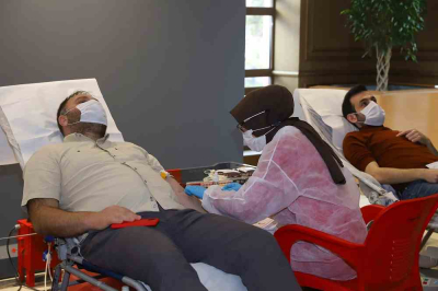 BÜYÜKŞEHİRDEN KIZILAYA DESTEK