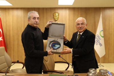 ESKİ BAKAN EKER BÜYÜKŞEHİR’DE