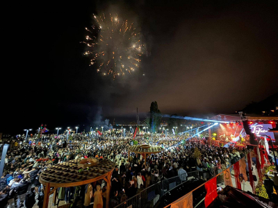 HALKIN ALANINDA COŞKULU KONSER