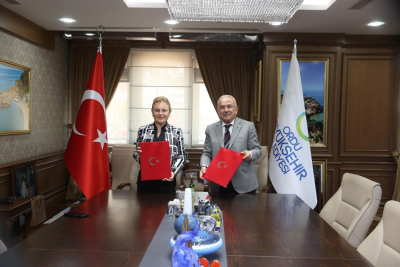 KADIN GİRİŞİMCİLİĞİNİ GÜÇLENDİREN İMZA