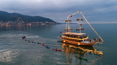 KARADENİZ KANOLARLA RENKLENDİ