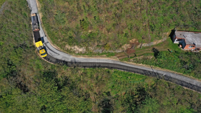 ÇAMAŞ’TA 4 MAHALLEYE HİTAP EDEN YOL ASFALTLANDI (1)