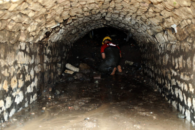 TIKANAN DERE YATAKLARI TEMİZLENİYOR