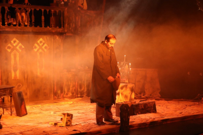 TİYATRO DOLU FESTİVAL DOLU DİZGİN