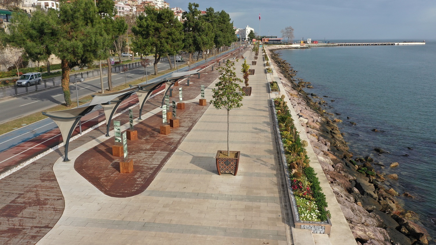 ALTINORDU SAHİLİ YEŞİLLENDİ