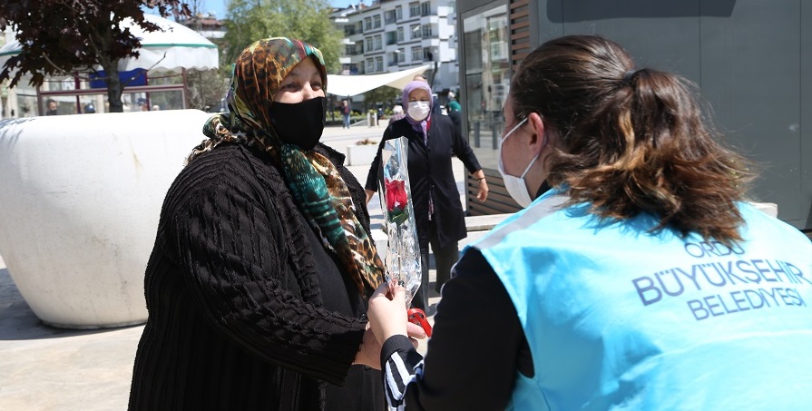 ANNELER GÜNÜ UNUTULMADI