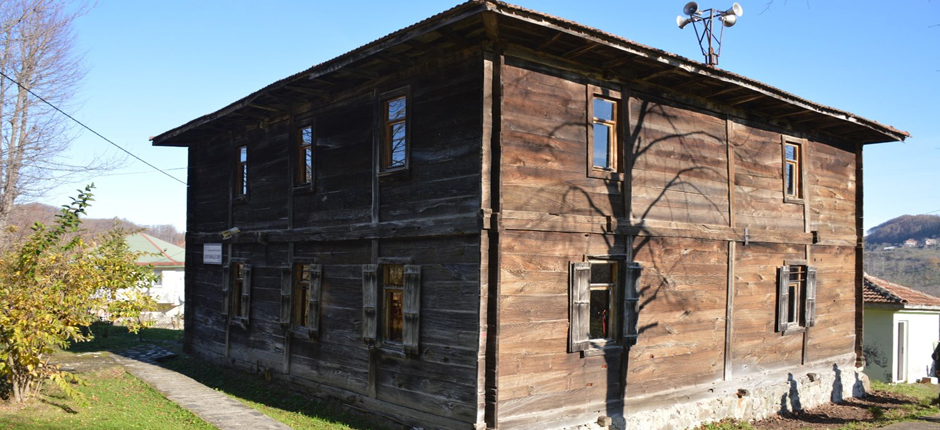 ASIRLIK AHŞAP CAMİLER KORUMAYA ALINIYOR