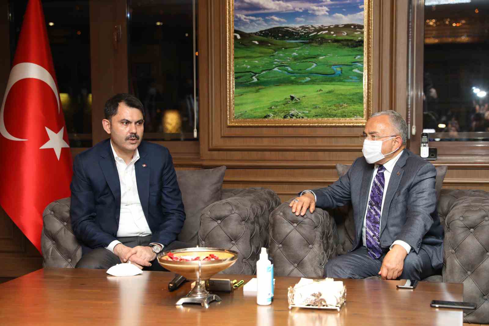 BAKAN KURUM BÜYÜKŞEHİRDE