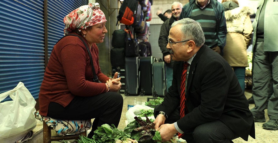 BAŞKAN GÜLER, ÇARŞAMBA PAZARI’NDA