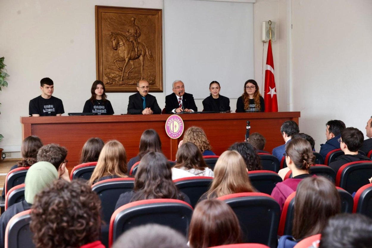 BAŞKAN GÜLER’DEN GENÇLERE ALTIN DEĞERİNDE TAVSİYELER