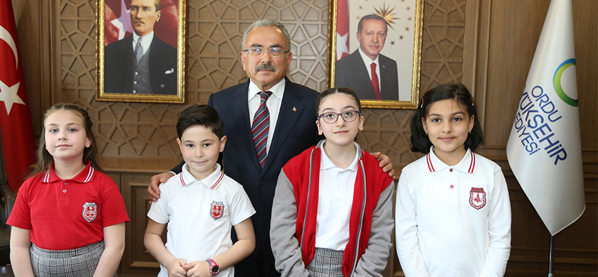 BAŞKAN GÜLER, MAKAMINI ÇOCUKLARA AÇTI