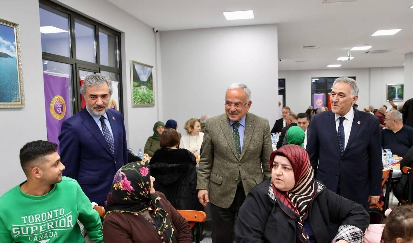 BAŞKAN GÜLER, ŞEHİT AİLELERİ VE GAZİLERLE İFTARDA BULUŞTU