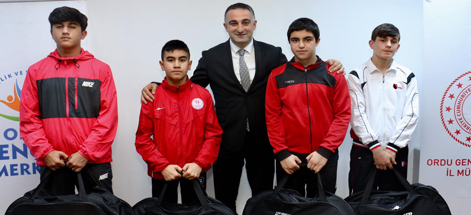 BAŞKAN VEKİLİ ADEM ATİK SPORCULARLA BİR ARAYA GELDİ