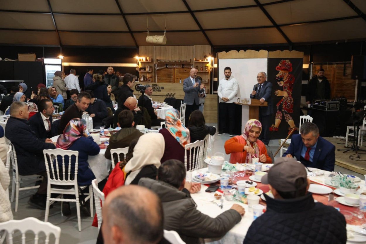 “BİZ SİZİNLE BÜYÜK BİR AİLEYİZ”