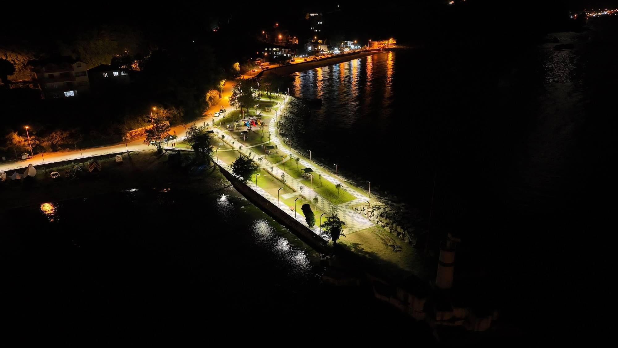 BÜYÜKŞEHİR İFTİHARLA SUNAR