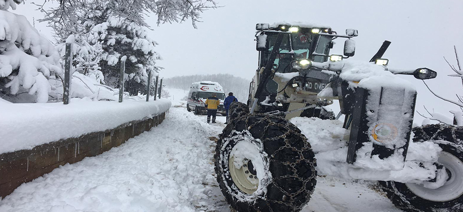 BÜYÜKŞEHİR KARLA MÜCADELEDE YOĞUN MESAİ HARCIYOR