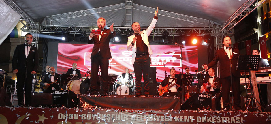 BÜYÜKŞEHİR KENT ORKESTRASI’NDAN MUHTEŞEM CUMHURİYET KONSERİ