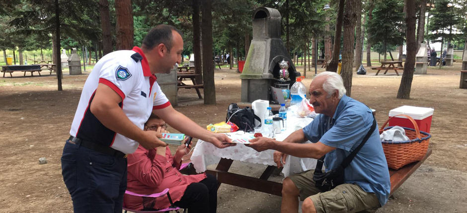 BÜYÜKŞEHİR PİKNİKÇİLERİ UYARDI