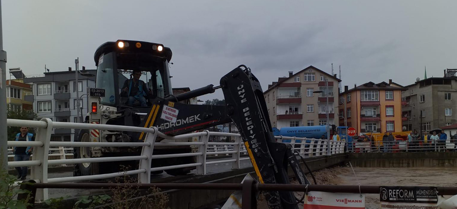 BÜYÜKŞEHİR TÜM İMKÂNLARIYLA SAHADA