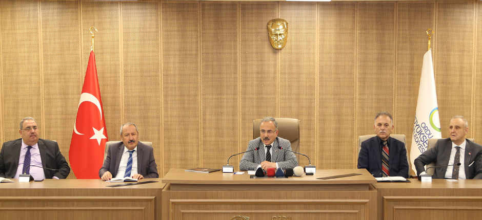 BÜYÜKŞEHİRDE A TAKIMI GÖREVE BAŞLADI