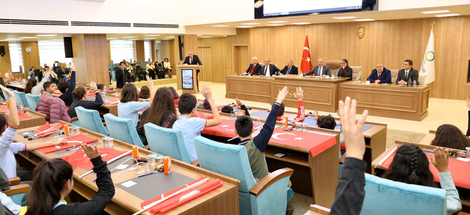 BÜYÜKŞEHİRDE ÇOCUK MECLİSİ KURULDU