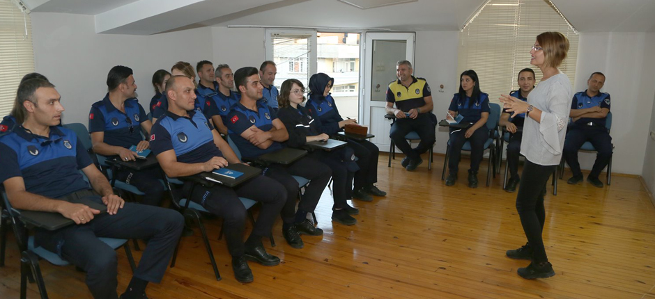 BÜYÜKŞEHİRDE ZABITALAR YABANCI DİL EĞİTİMİ ALIYOR