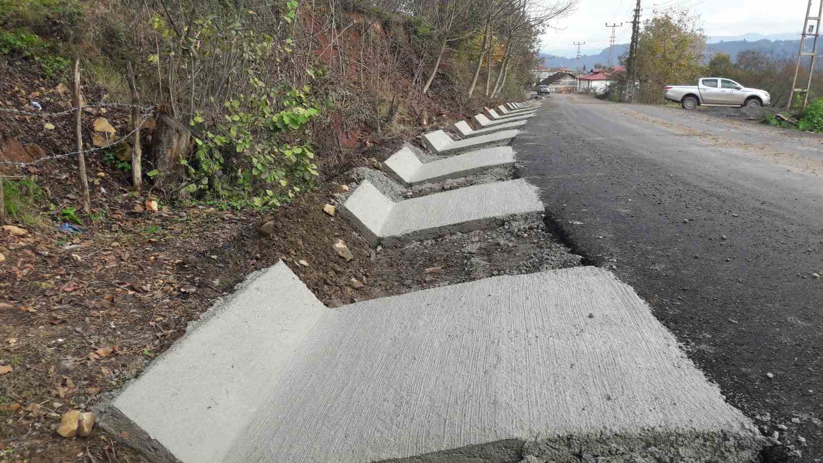 BÜYÜKŞEHİRDEN EVLADİYELİK YOLLAR 