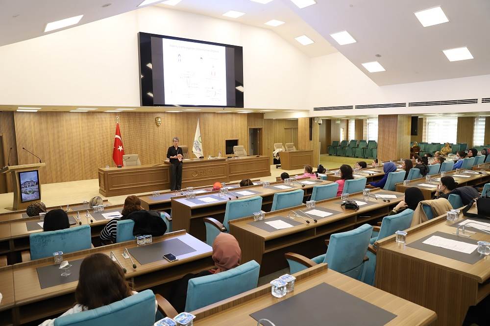 BÜYÜKŞEHİRDEN KADIN PERSONELE EĞİTİM