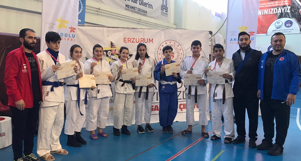 BÜYÜKŞEHİRİN SPORCULARI ORDU’NUN YÜZ AKI OLDU