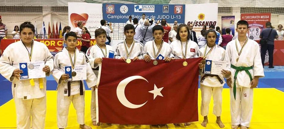 BÜYÜKŞEHİRSPOR SES GETİRİYOR