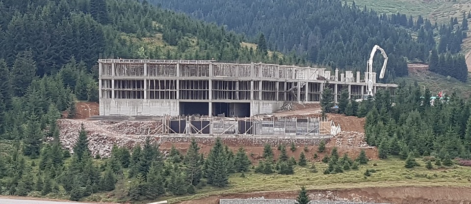 ÇAMBAŞI’NDA 5 YILDIZLI OTEL YÜKSELİYOR