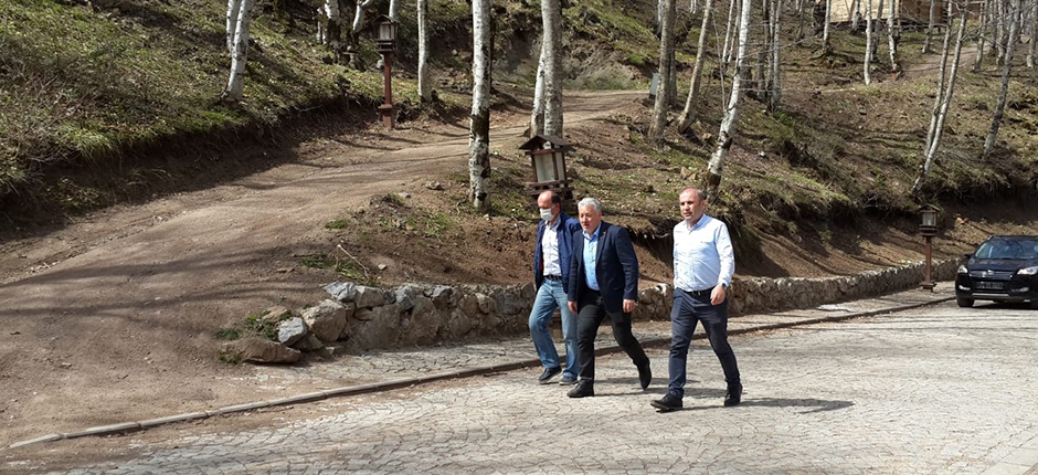 EKSİKLİKLERİ YERİNDE İNCELEDİ