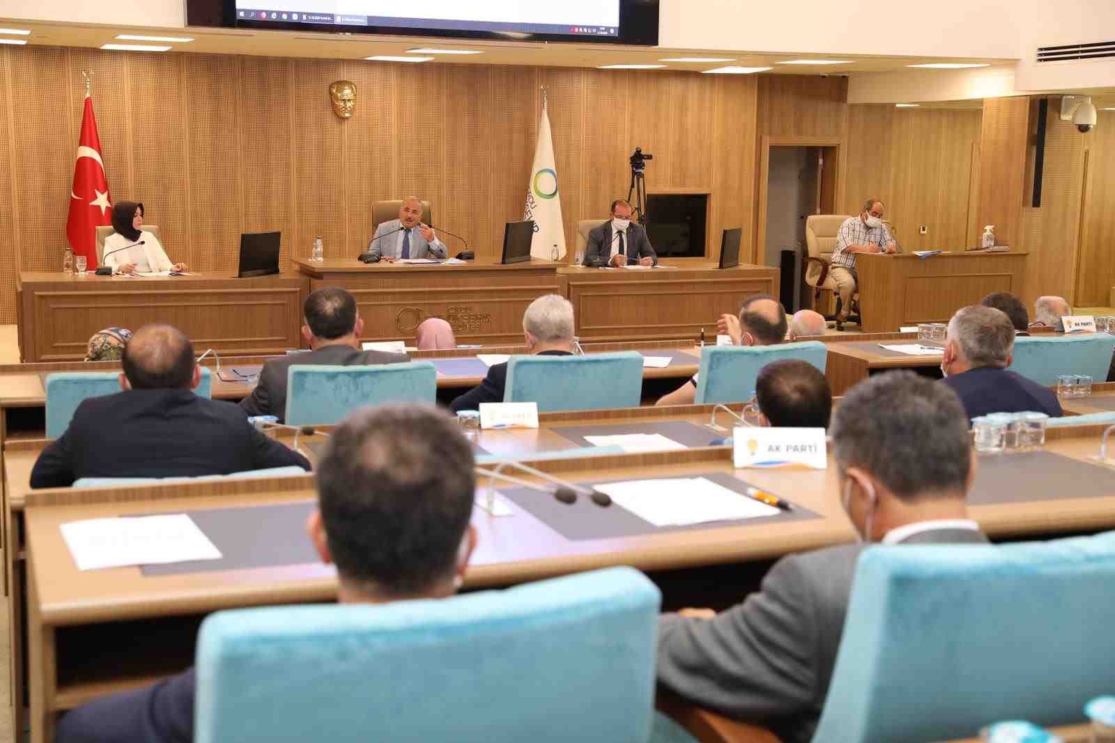 HİLMİ GÜLER: “BİZİM DERDİMİZ SEÇİM DEĞİL, ORDU’YA HİZMET ETMEK”