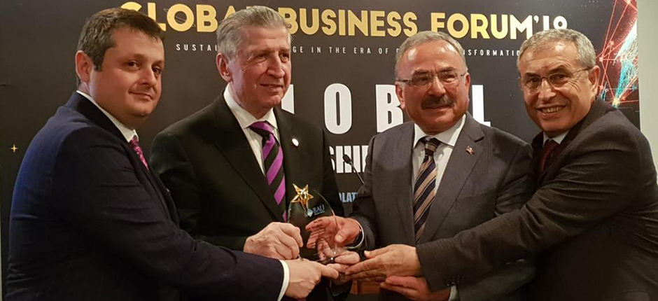 HİLMİ GÜLER’E LİDERLİK ÖDÜLÜ’