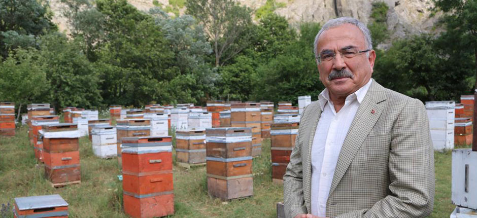 HİLMİ GÜLER, ÜRETİCİLERİN YANINDA