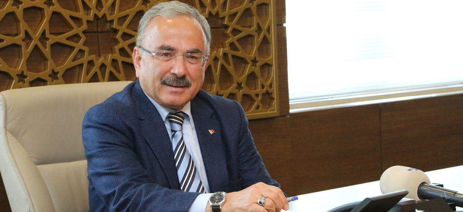 HİLMİ GÜLER: “YENİ FINDIK SEZONU HAYIRLI VE BEREKETLİ OLSUN”