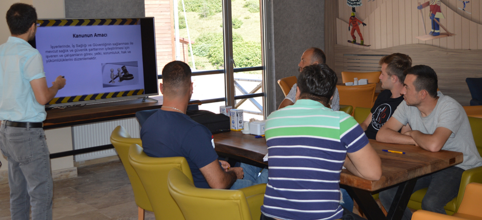  KAYAK MERKEZİ ÇALIŞANLARINA EĞİTİM