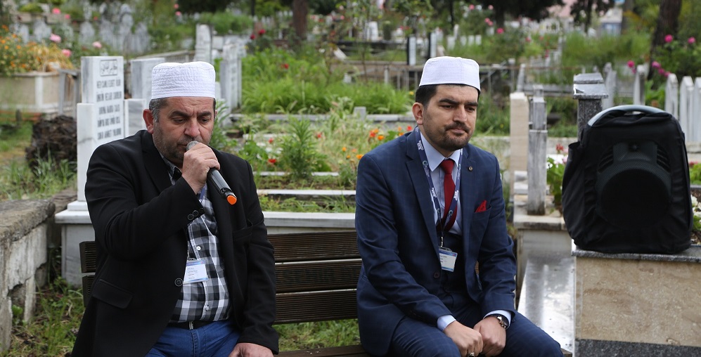 MEZARLIKLAR DUASIZ KALMADI