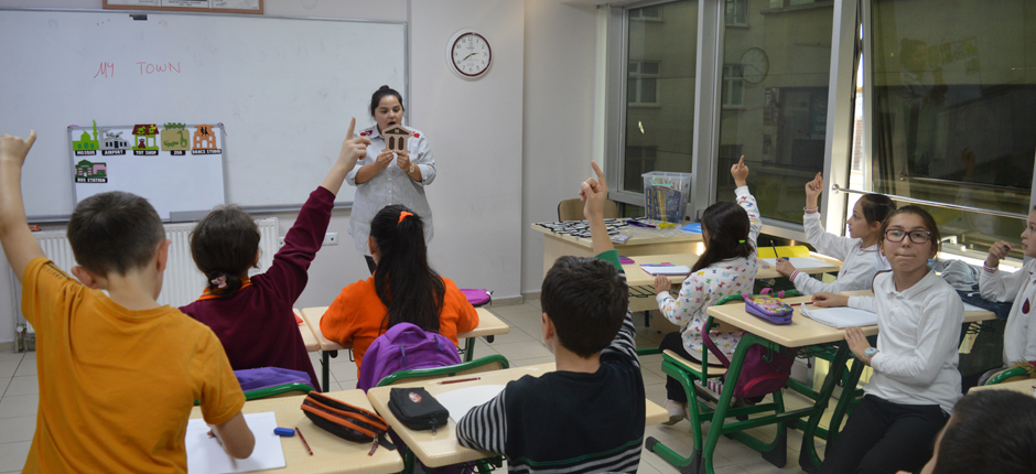 “MİMAR SİNAN BİLGİ EVİ” YAZ KURSLARINA HAZIR