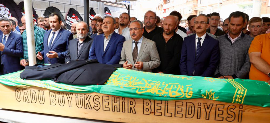 MÜCAHİT GİDEN SON YOLCULUĞUNA UĞURLANDI