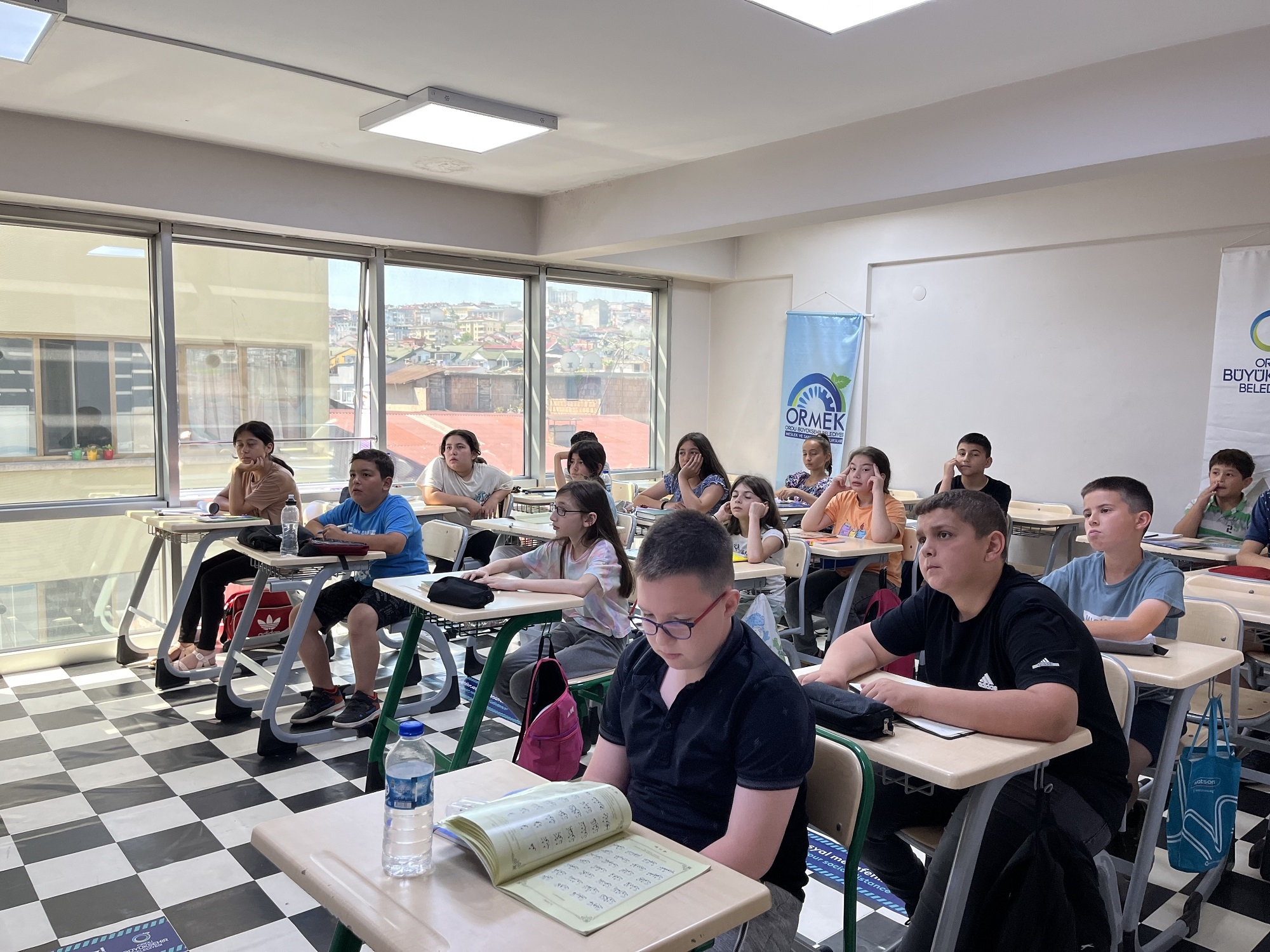 ÖĞRENCİLER YAZ AYLARINDA BİLGİ EVLERİ’NE ABONE