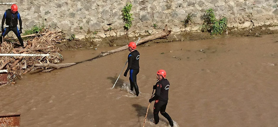 ORDU BÜYÜKŞEHİR, ARAKLI’DA ARAMA KURTARMA ÇALIŞMALARINA BAŞLADI