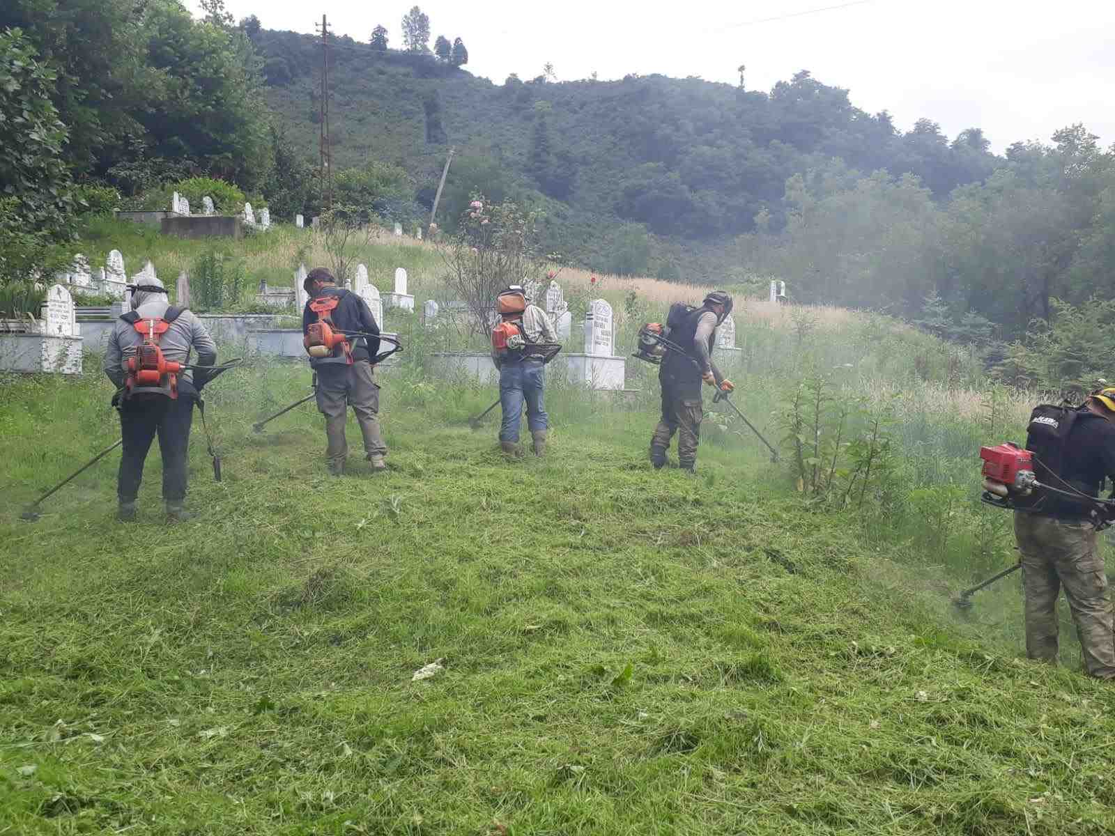 ORDU’DA MEZARLIKLAR BAYRAMA HAZIR