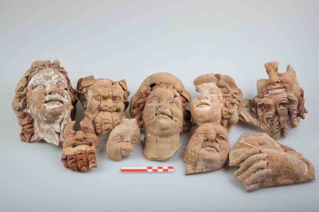ORDU KURUL KALESİ’NDE 2 BİN 100 YILLIK BÜST VE MASKLAR BULUNDU