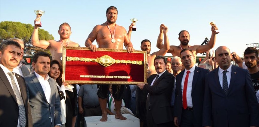 RECEP KARA BAŞPEHLİVAN OLDU