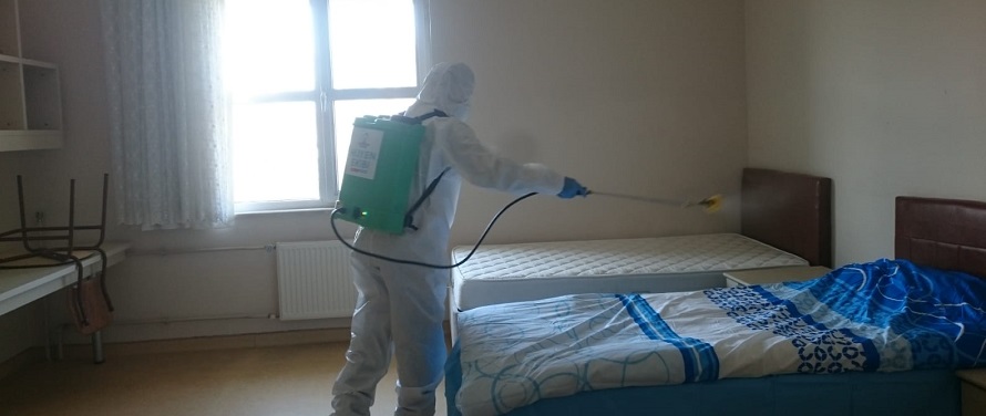 SAĞLIK ÇALIŞANLARINA TAHSİS EDİLEN YERLER DEZENFEKTE EDİLİYOR