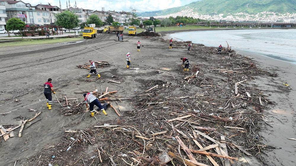 SAHİLLER TEMİZLENİYOR