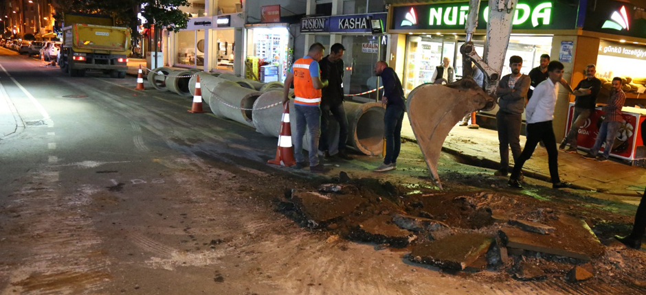 SIRRIPAŞA CADDESİ’NİN ALTYAPISI YENİLENİYOR